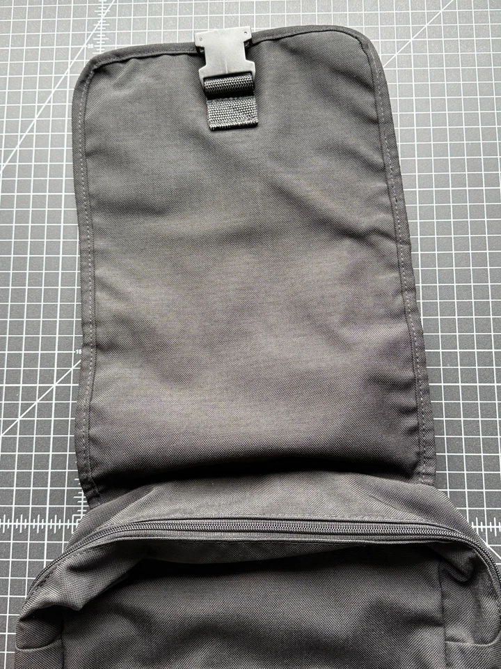 Manhattan Portage 斜挎包吊钩环带调整 - 罕见 — 第 3/4 张图片