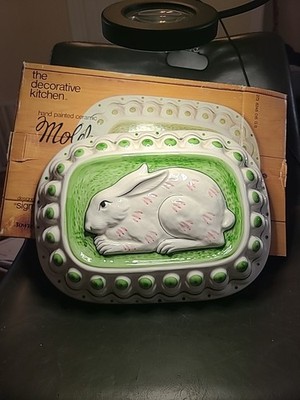Vintage Sigma Tastesetter  Bunny Rabbit Ceramic Mold Wall Hanging 12'' With Box