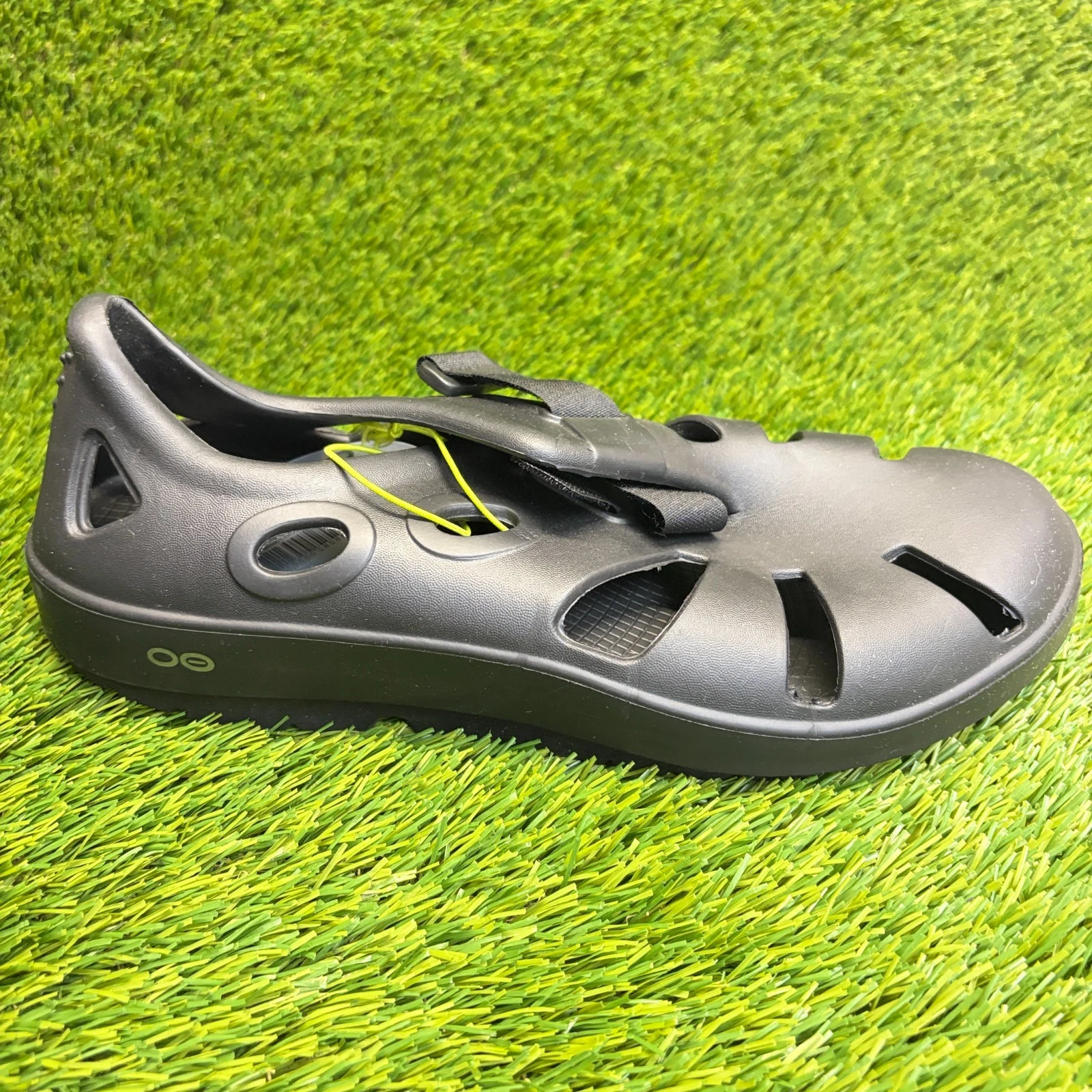 OOFOS OOcandoo Mens Size 10 Black Beach Casual Outdoor Slip On Recovery Sandals