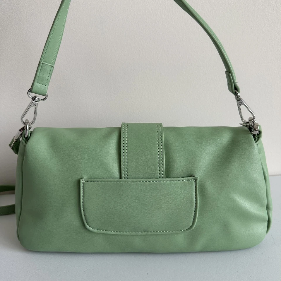 Bolso Bandolera BCBGeneration Cuero Vegano Verde Salvia O Bolso sin Mano Ambiente Y2K Foto 4 de 4