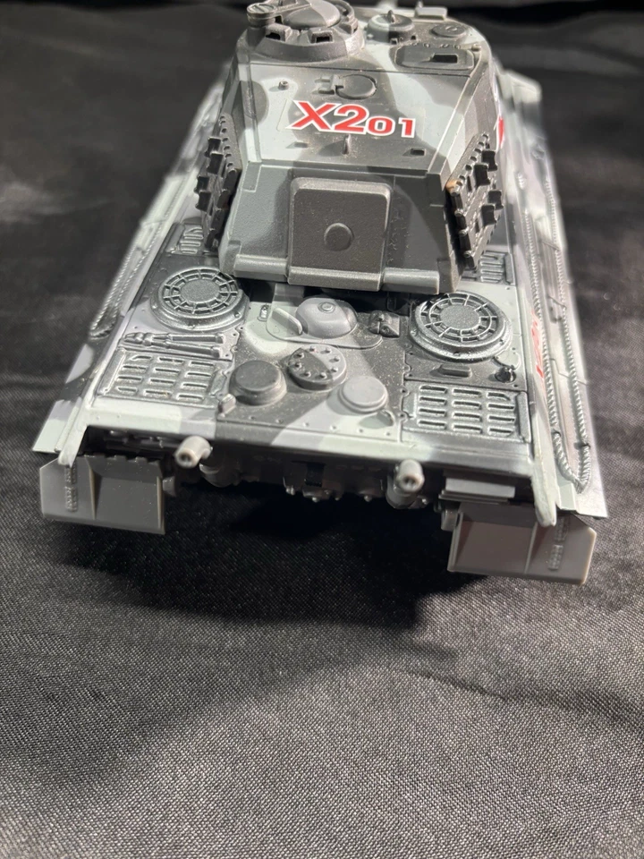 King Tiger Battery Operated Die Cast Military Tank No.60203 Gray X201   #T28 - Image 4 of 4