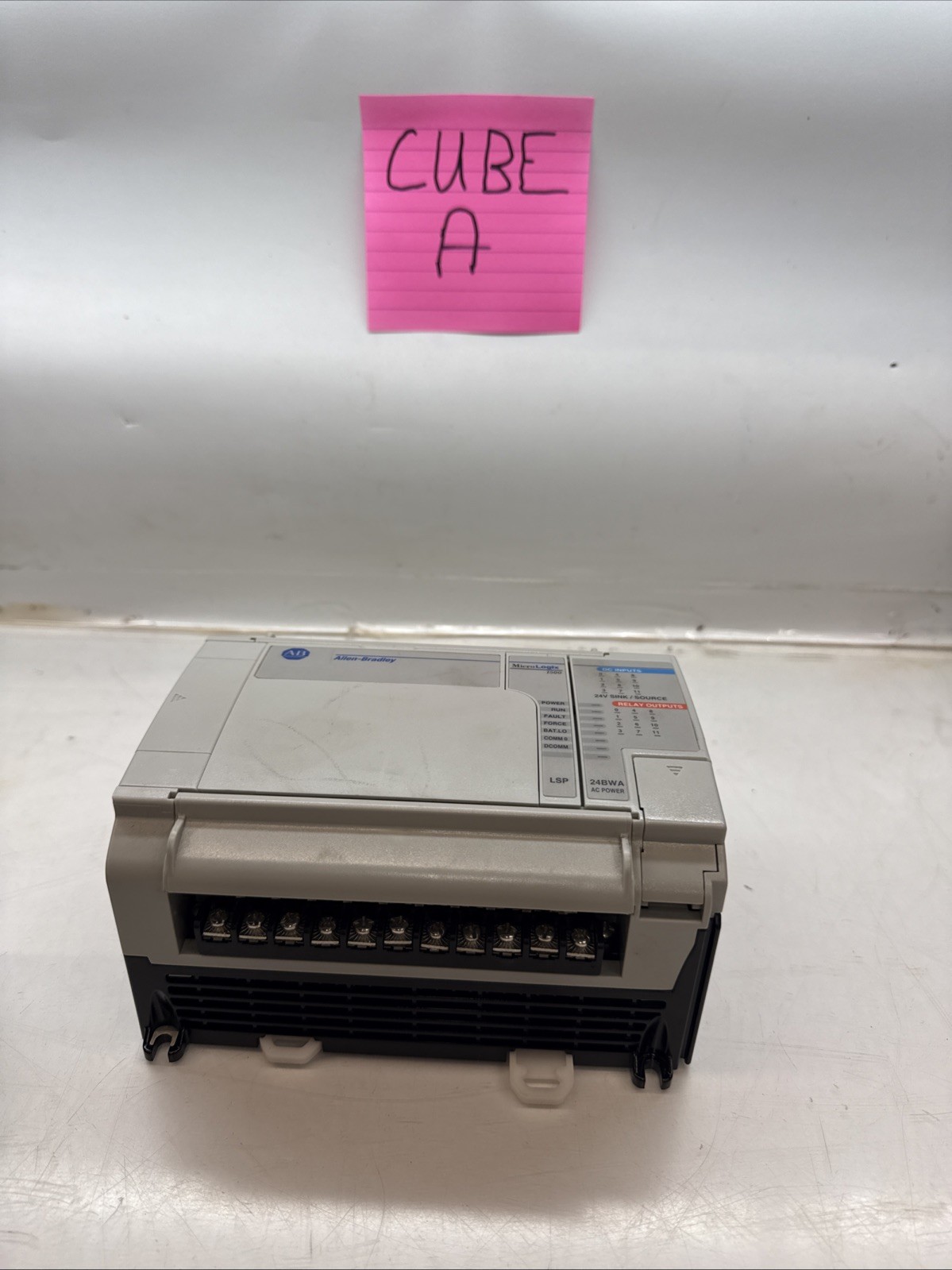 Allen Bradley 1764-24BWA, Micrologix 1500, 12 Inputs/12 Outputs, 120V Power