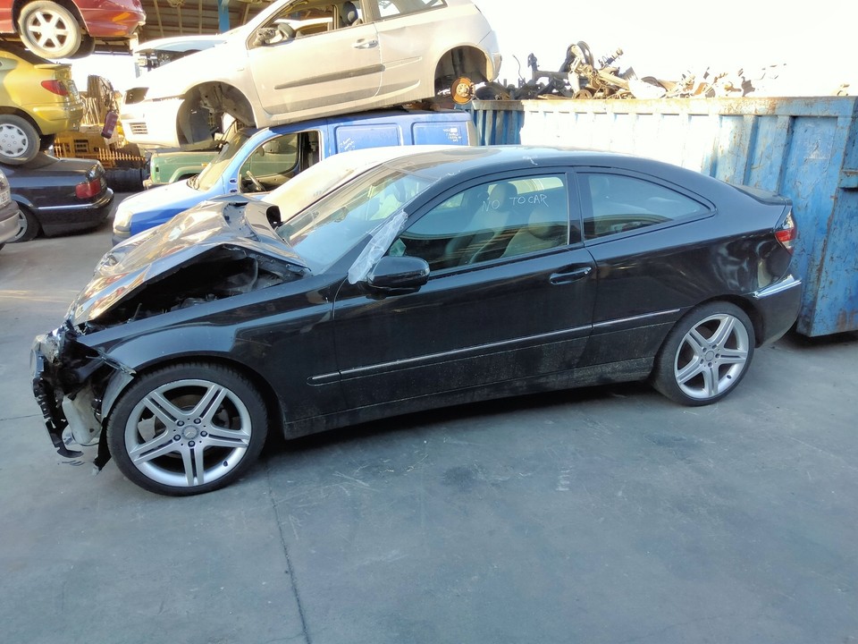 11080384015 COMPTEUR DE VITESSE TABLEAU DE BORD / A2035409248 / 258841