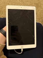 Apple iPad (6th Generation) A1893 128 GB, Wi-Fi, 9.7 in Apple iPad (6th Generation) A1893 128 GB, Wi-Fi, 9.7 in