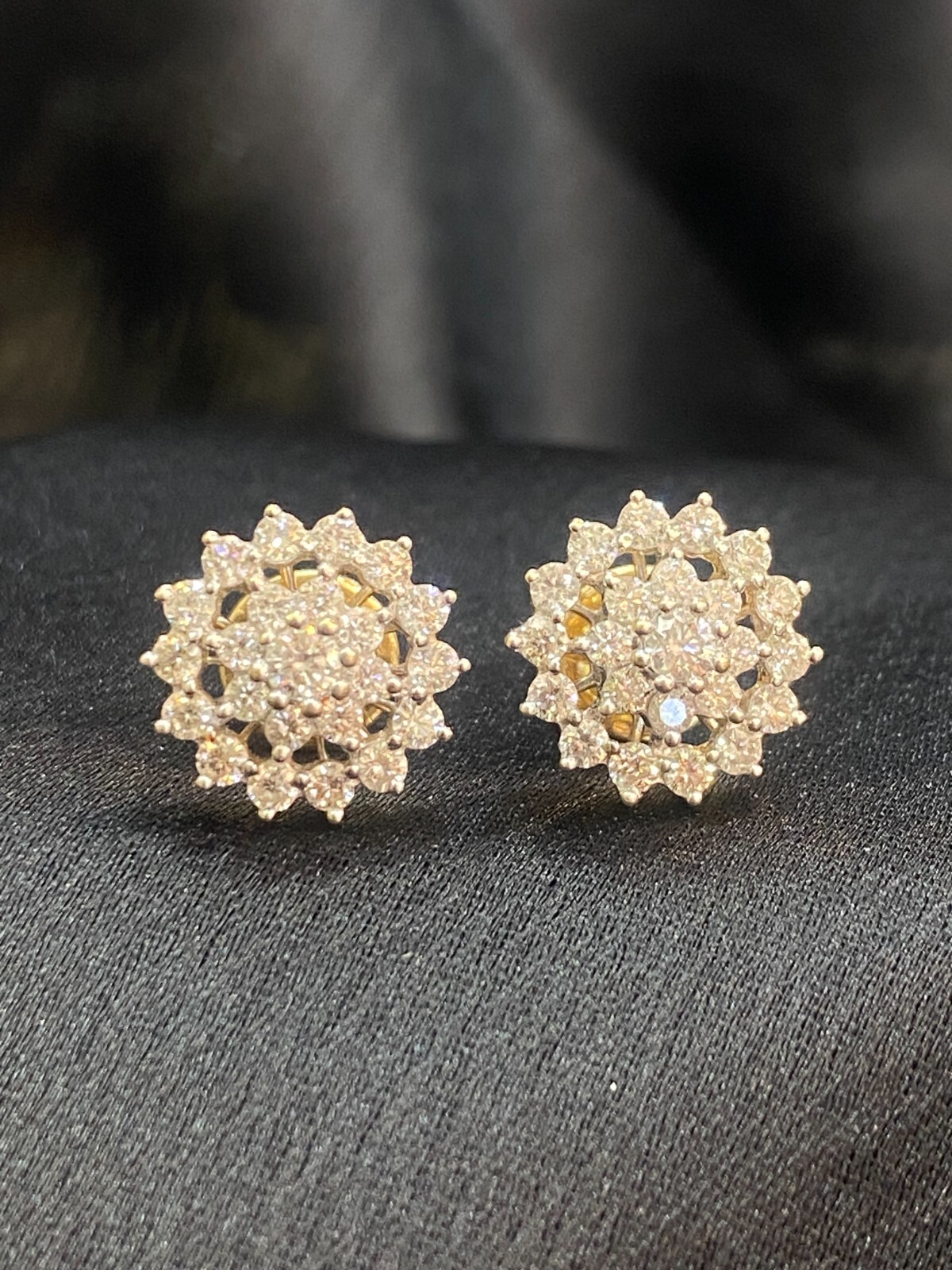 Real 1.40 Cts Round Brilliant Natural Diamonds Cluster Stud Earrings In 14K Gold