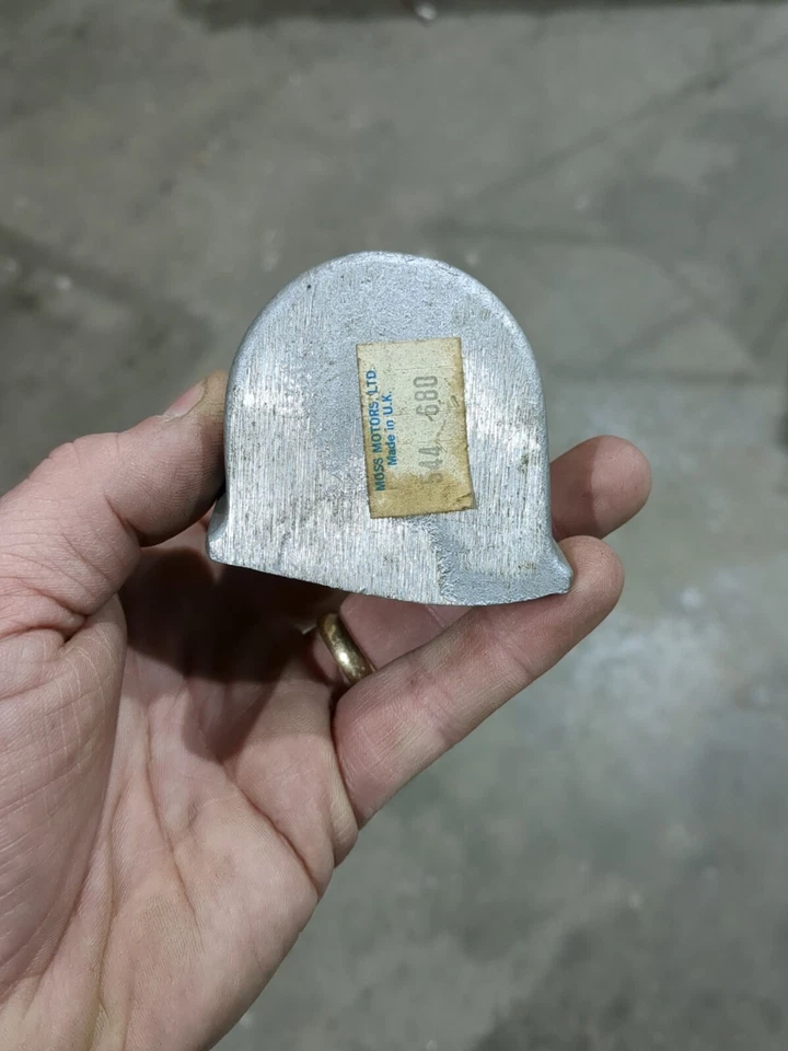 Luz trasera Austin Healey 3000 100-6 montaje zócalo 544680 conductor izquierdo C Foto 2 de 4