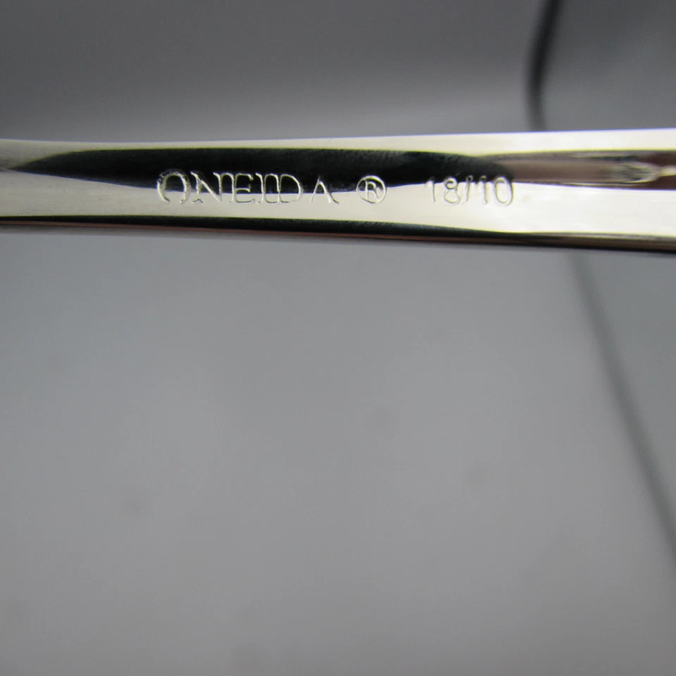 Cubiertos de acero inoxidable Oneida JUILLIARD - cubiertos NUEVOS - tu elección Foto 2 de 3