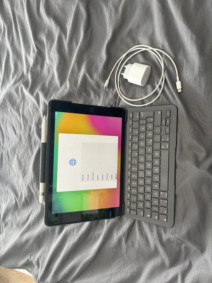 Apple iPad (10th generation) · 64GB · Wi-Fi, Foto 1 von 4