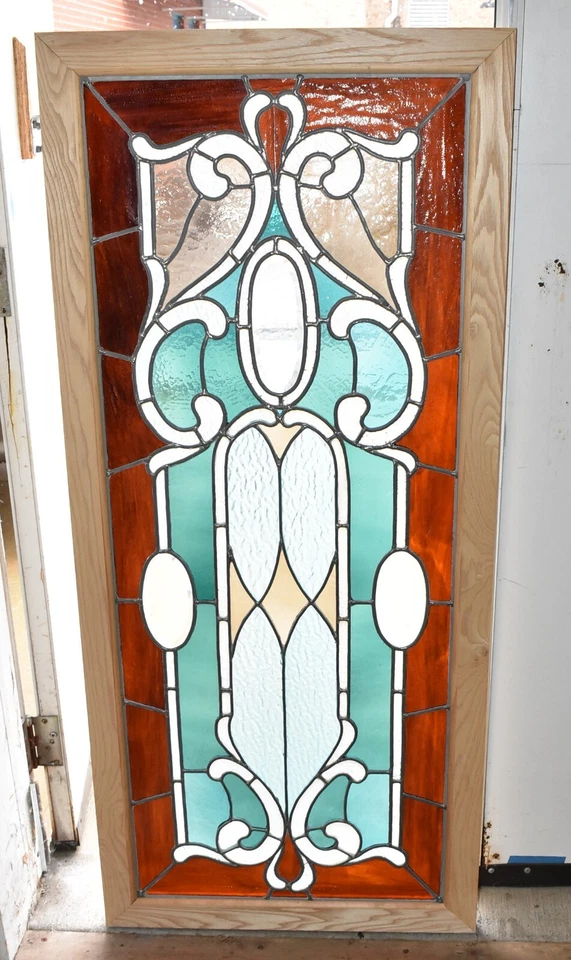 Ventana victoriana de vidrio con plomo teñido y biselado Foto 2 de 4