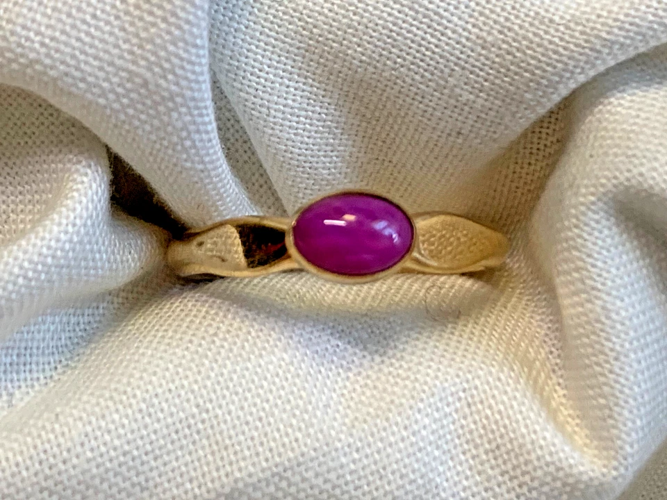 Anillo Oro Amarillo 14k 2.37g Joyería Fina Tamaño 5.75 Piedra Color Magenta *LEER* Foto 2 de 4