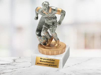 THOST Kleiner Fußball-Pokal 11.0 cm mit persönlichem Gravurtext | für jeden Anlass