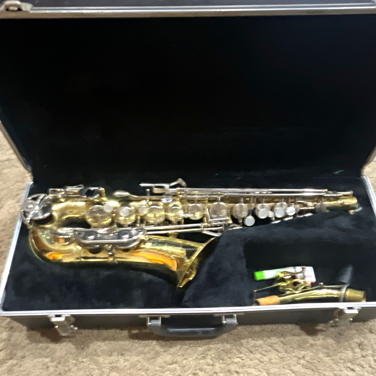 Selmer Bundy Alto Saxophone Eb Brass Gold Lacquer Mother of Pearl Keys Case