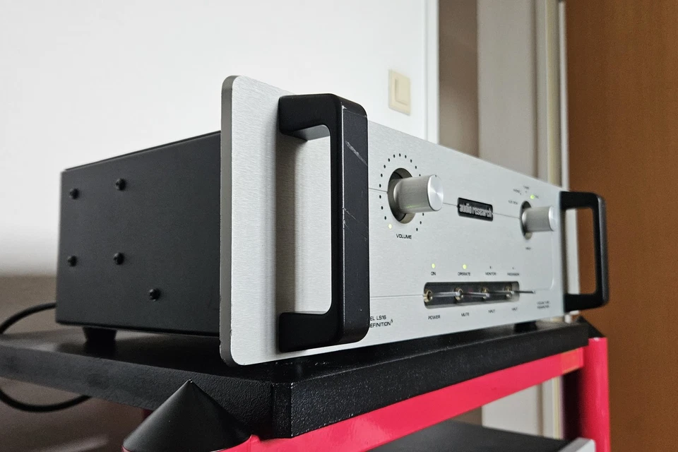 Audio Research LS16 Tube Preamplifier, Tube Preamplifier - Image 3 of 4