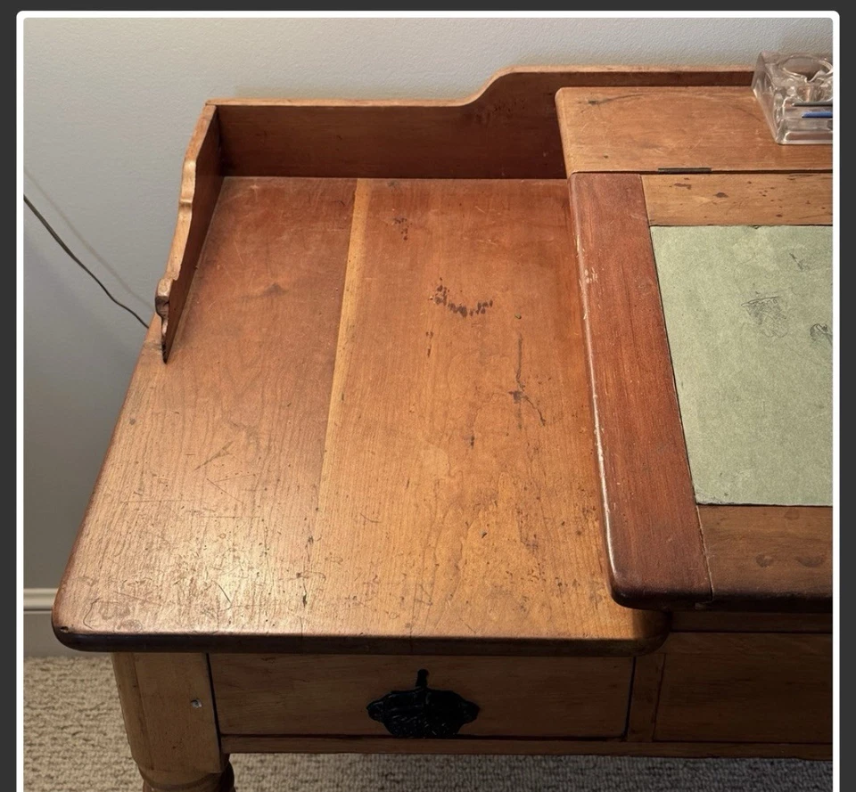 Escritorio inclinado del siglo XIX Foto 2 de 4