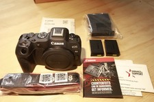 Canon R8 complete gem condition x2 bats very ...