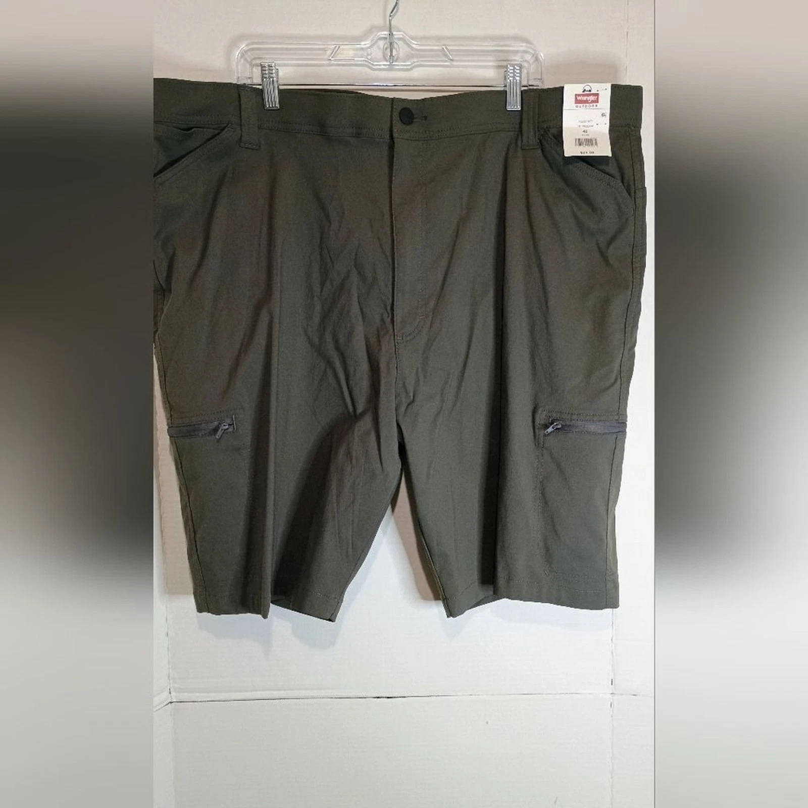 Wrangler Men's Dark Green Cargo Shorts Size 46