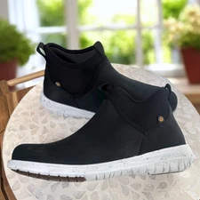 BOGS Juniper Waterproof Leather Chelsea Slip-On Boot Womens 8.5 Black (72692-001