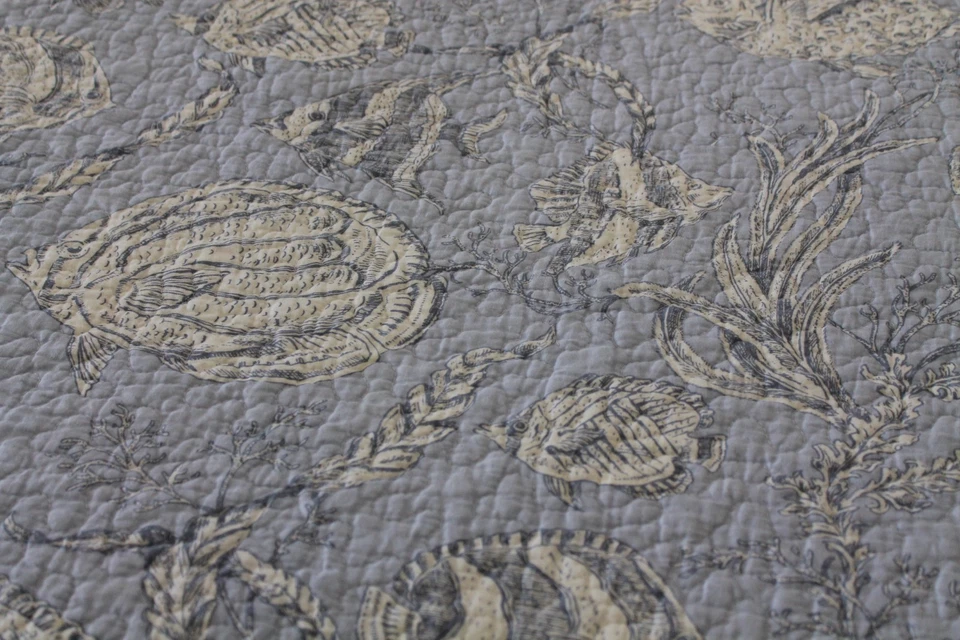 Quilt 100% Cotton Beachy Coastal Blue Reversible Full/Queen - Image 4 of 4