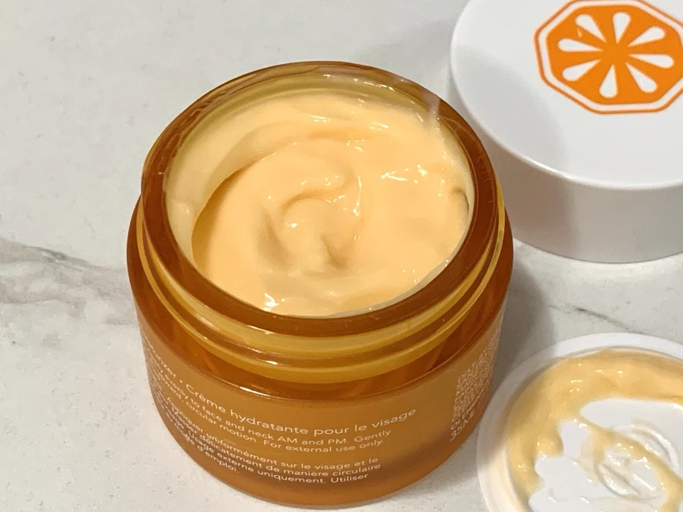 Crema Gel Iluminadora Ole Henriksen Truth C-Rush - 1,2 oz / 35 ml (#XX3) Foto 3 de 3