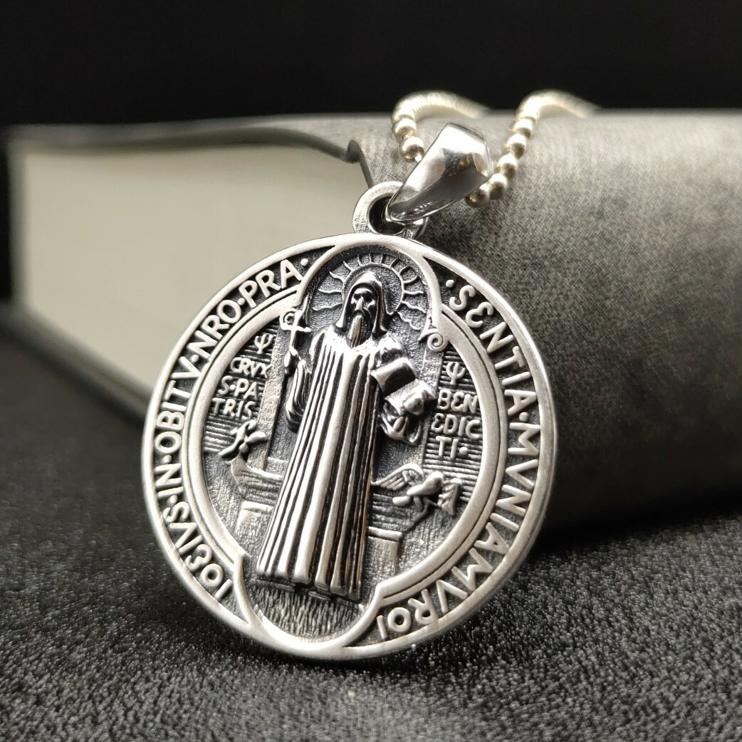 B32 Anhänger oval heiliger Benedikt Medaillon 925 Sterlingsilber
