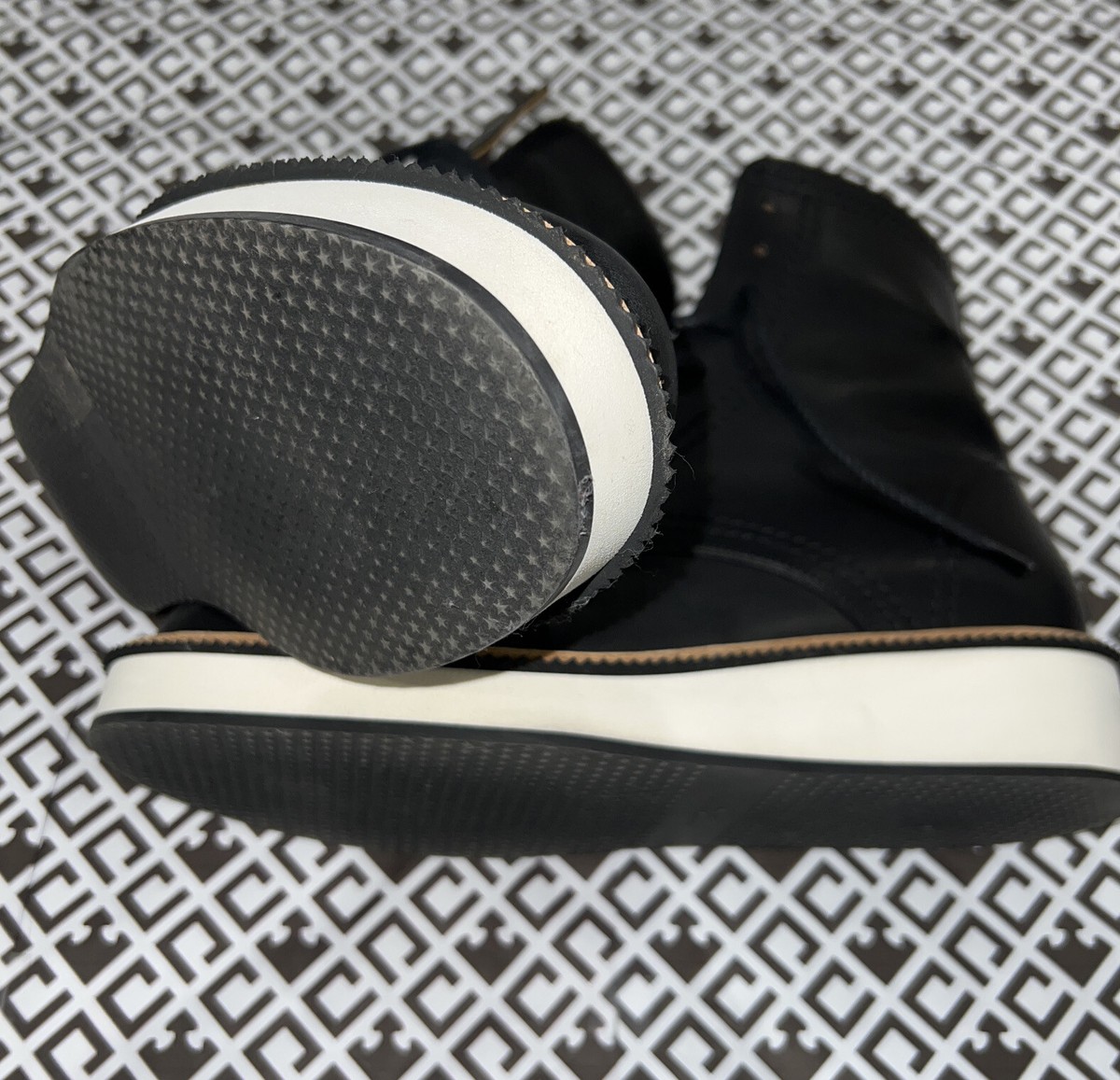 Givenchy Rottweiler Ankle Boot COWHIDE Leather Men display picture 1