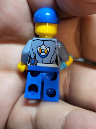 LEGO Skier Female Minifigure from 60155-14 2017 Advent EUC C16-3 - Picture 4 of 4