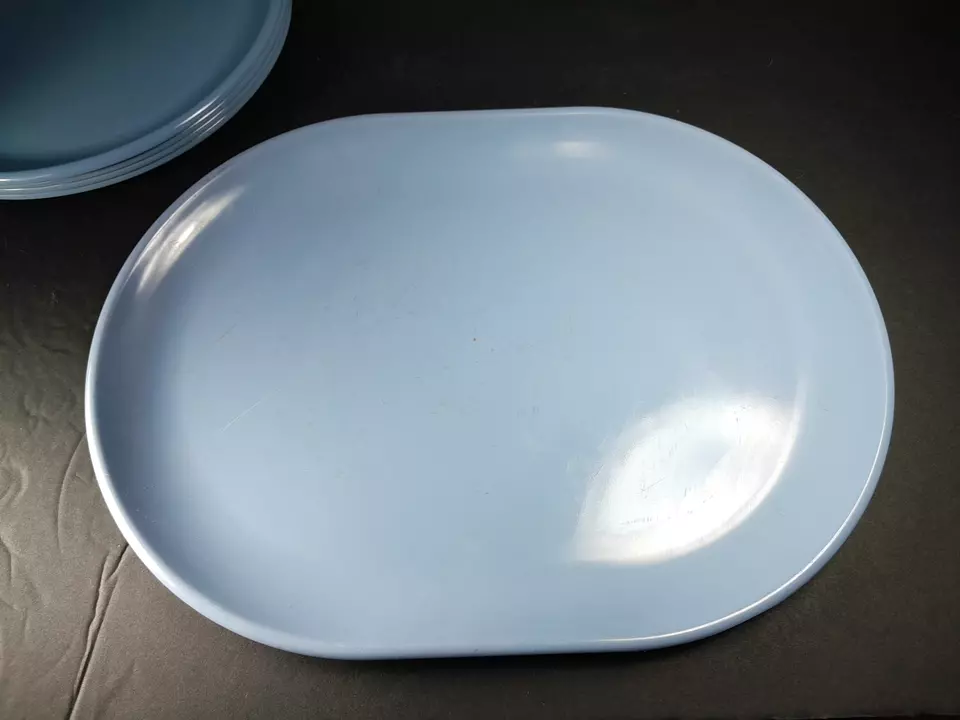 Vintage Lot 4 Rubbermaid Blue Melamine 10.25”  Dinner Plates 3840, 1 3856 Platte - Image 2 of 4