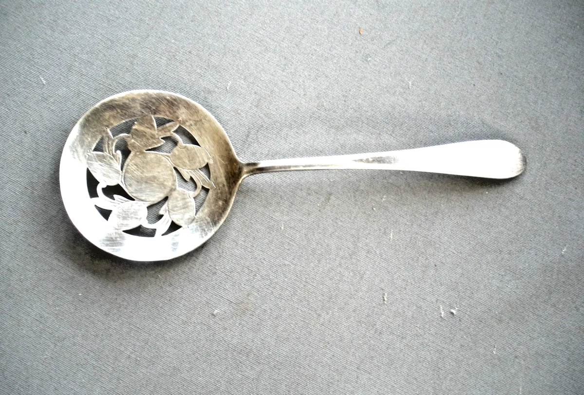 International Silver Salad Server Antique US Silver-Plated