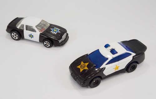 2 Hot Wheels Buick Stocker Police Station Playset 1989 McDonalds 1993 - Picture 2 of 6