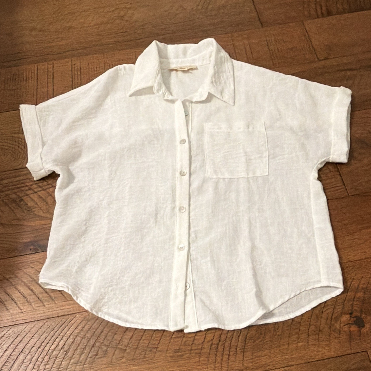 Monteau Los Angeles Women’s White Linen Short Sleeve Collared Button-Up Shirt M