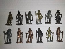 SOLDATINI KINDER  - PISTOLERI e CAPI INDIANI  18 FIGURE