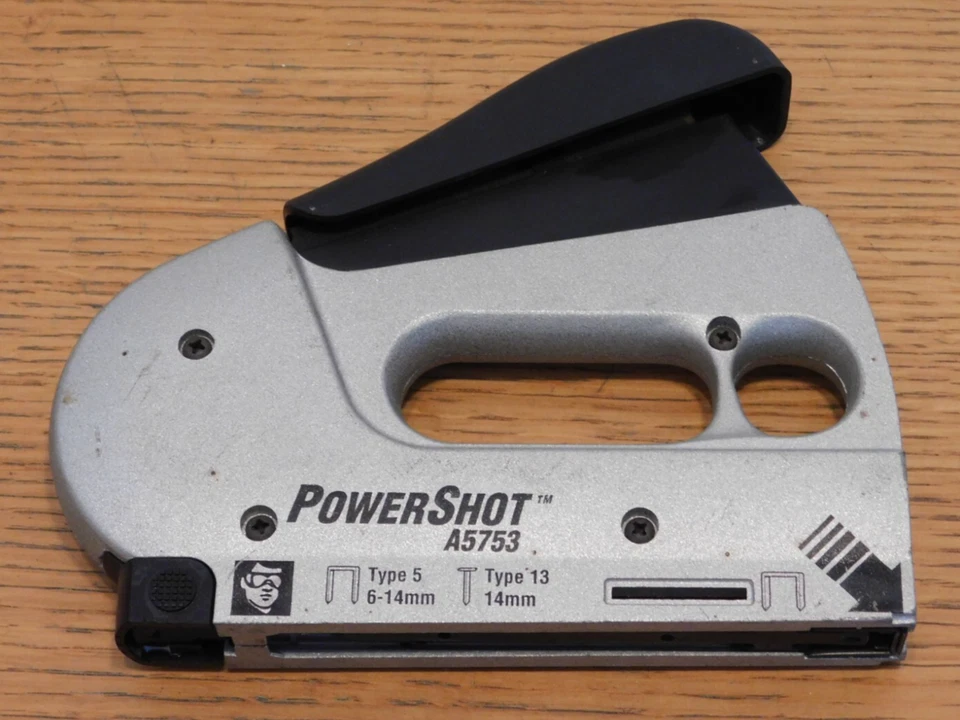 AGRAFEUSE PRO cloueuse black et decker PISTOLET à AGRAFE POWERSHOT A5753 6-14mm - Photo 2/4