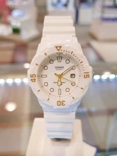 CASIO White Ladies Watch Original New LRW-200H-7E2VDF