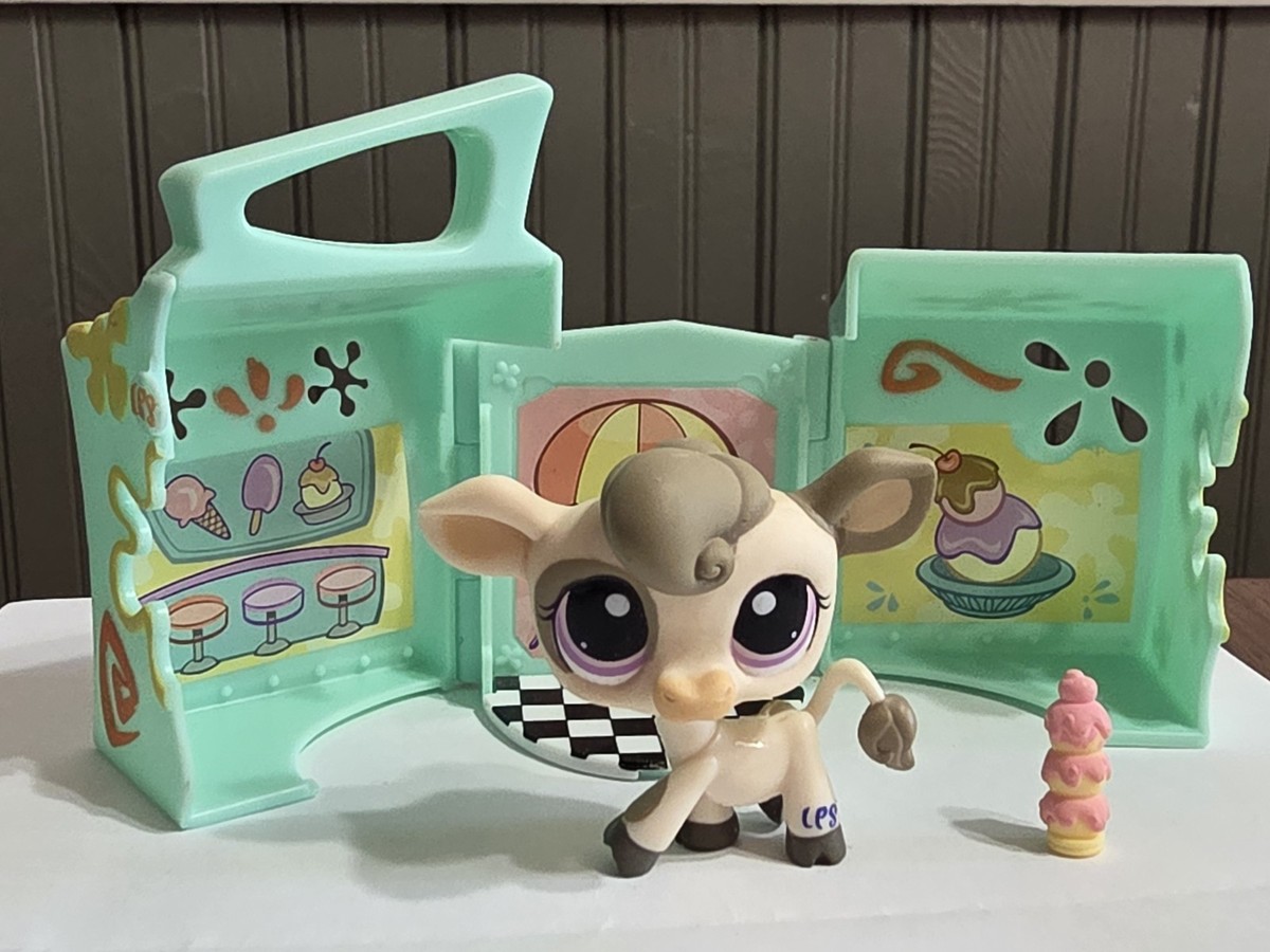 Littlest Pet Shop~#1351~Cow~Cream Grays~Pink Eyes~Scoops 'n Shake