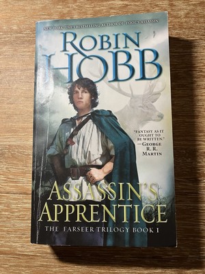 ROBIN HOBB Assassins Apprentice PB edition