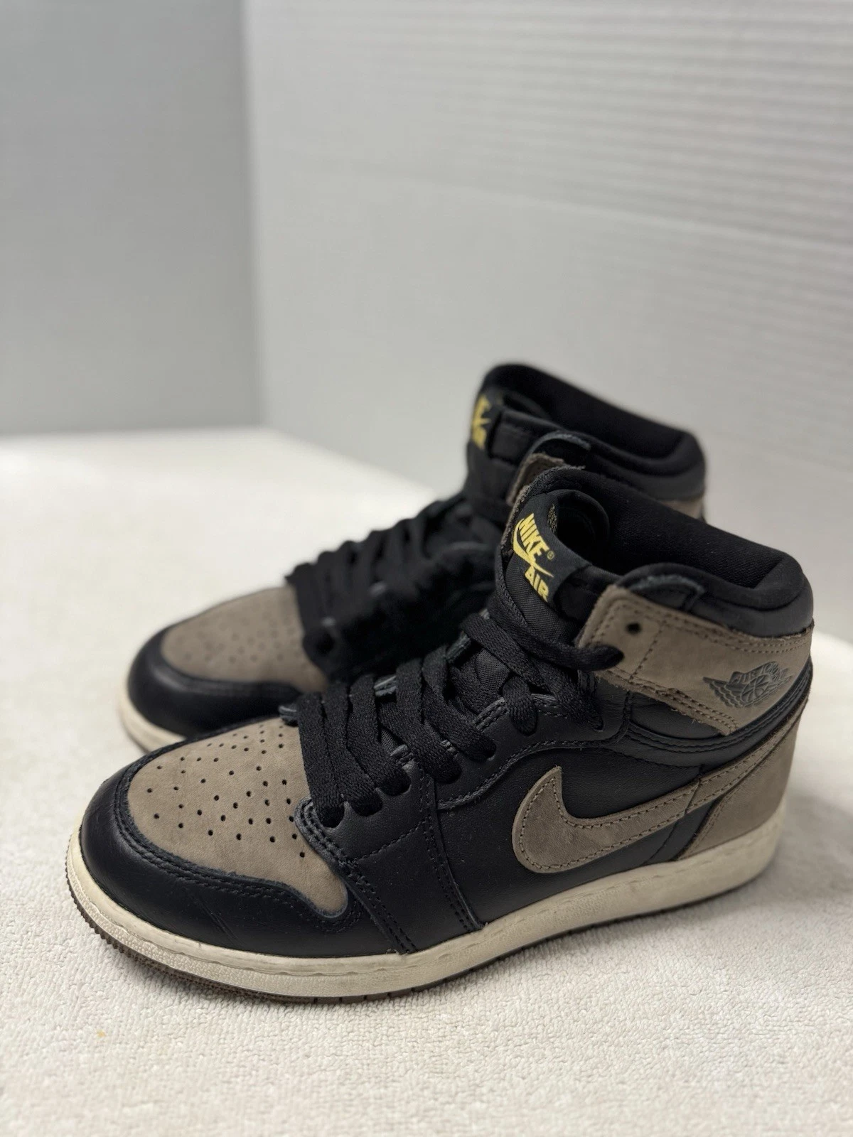 Nike GS Air Jordan 1 Retro High OG Palomino taglia 4 anni FD1437 020