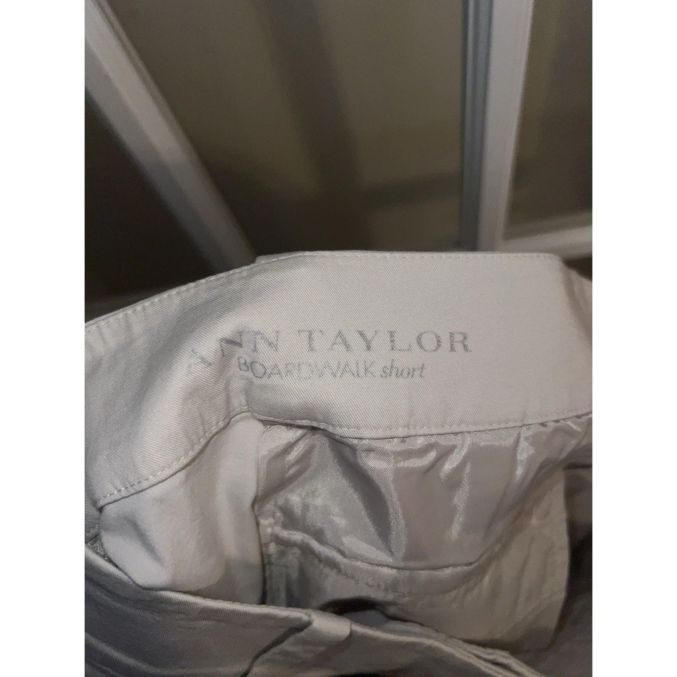 Bermudas para mujer Ann Taylor Petite talla 6 cortas paseo marítimo caqui beige tostado Foto 3 de 3