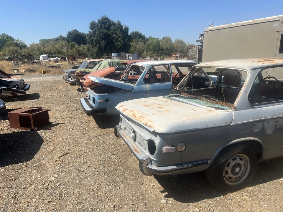 1969-1976 BMW 2002 e10, m10, ti, tii- Parting Out (Leia a descrição) - Imagem 3 de 4