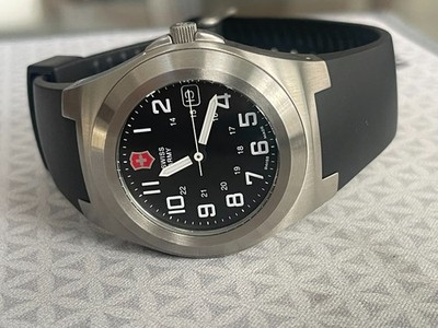 Victorinox Swiss Army Excursion Womens Watch 28mm Black Dial Date New Battery Watch Victorinox Swiss Army Excursion 38mm | Mercari main image 4