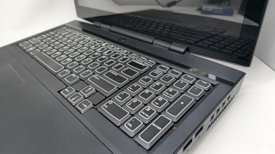 Alienware M17x R2 Laptop i7-720QM 1.60GHz, 8GB RAM, 160GB SSD, Radeon ...