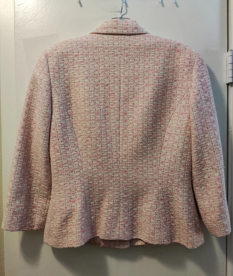 Chaqueta y falda de tweed de seda rosa Maggy L para mujer talla 6. Cintura: 27 pulgadas P-T-P: 18,5 pulgadas Foto 3 de 4