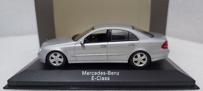 ミニチャンプス1/43 メルセデス・ベンツ Eクラス 2002年式 W211型 🇺🇦 1:43 Mercedes W211 2002 Minichamps 1/43 Melanit Black