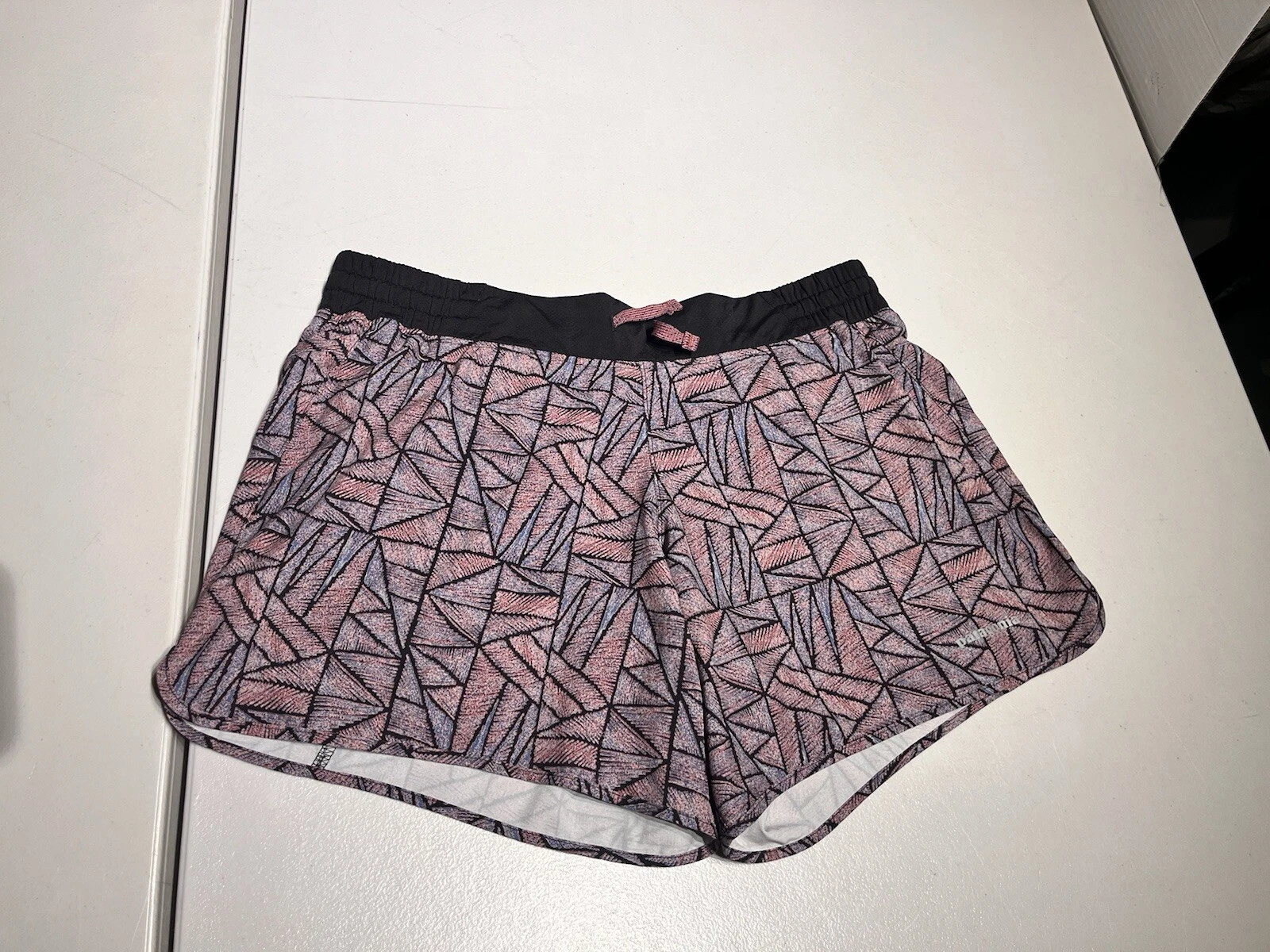 Patagonia Shorts Women’s Medium Nine Trails Icy Geometric Hiking Gym Running