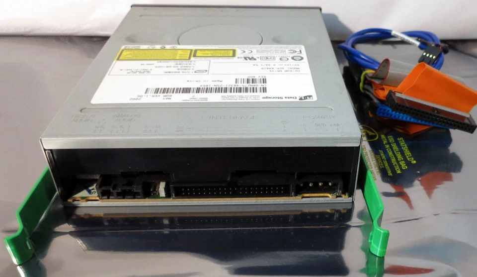 Hitachi - LG Data Storage Devices CD-ROM Drive Model GCR-8481B, Dell 08N275 - Image 3 of 3