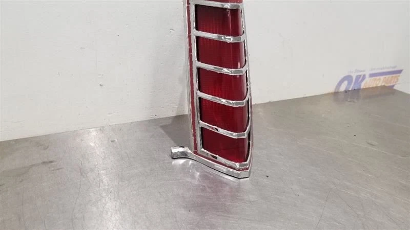 1979 LLINCOLN MARK V ЗАДНИЙ ФОНАРЬ ПРАВЫЙ ПАССАЖИР - Изображение 2 из 4