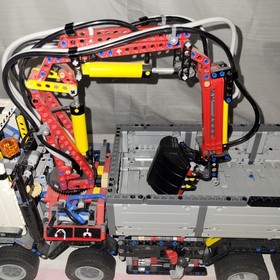 LEGO TECHNIC: Mercedes-Benz Arocs 3245 (42043) Rare, Functioning