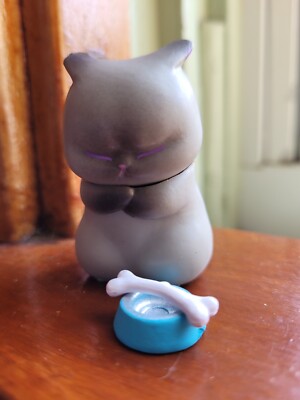Gray Siamese Mini Cat Figure Bone In Food Bowl Gashapon Capsule