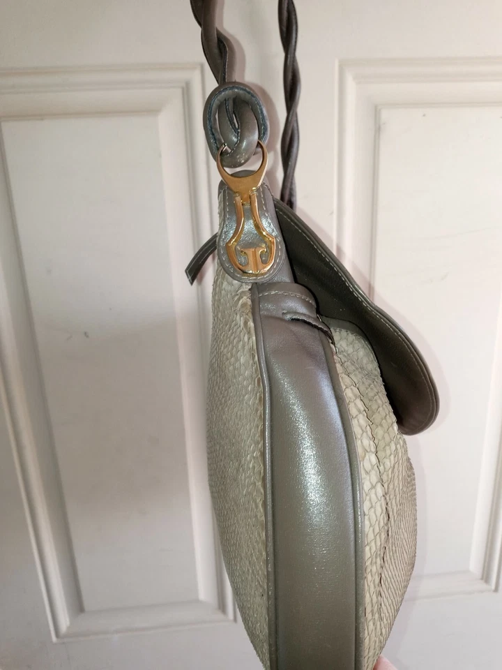 Vintage Gucci Grey snakeskin hobo bag - Classy looking bag - Image 2 of 4
