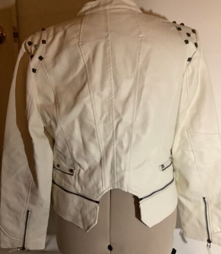 Chaqueta de cuero sintético para mujer Chouyatou blanca con tachuelas de forma perfecta XL - Imagen 5 de 7