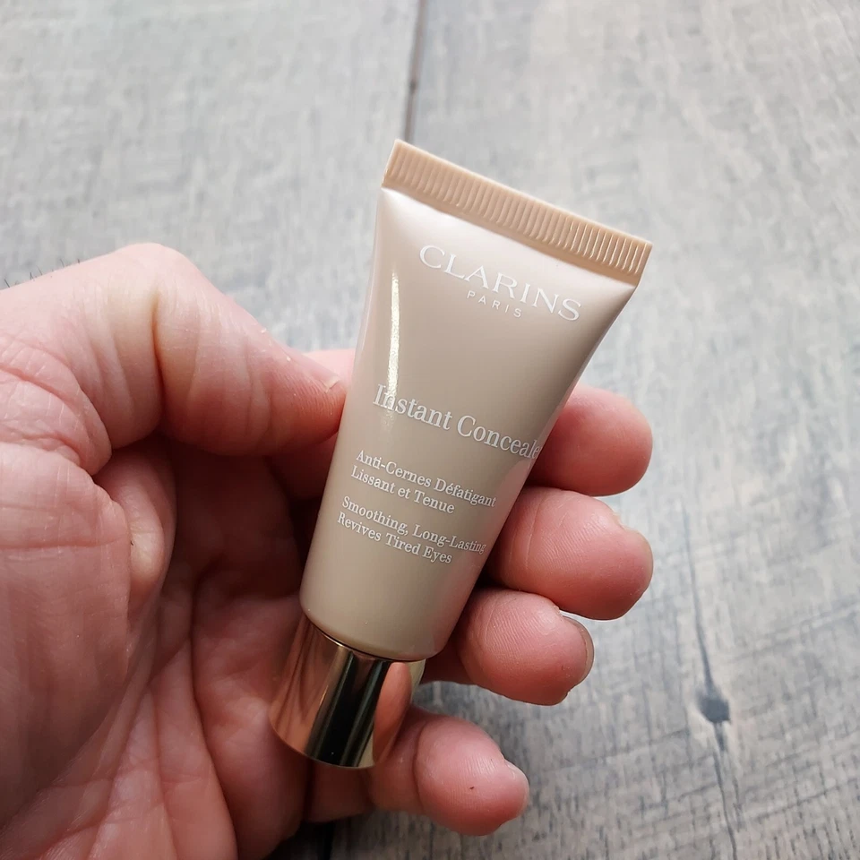 Clarins Instant Concealer 02 Full Size .5oz - Image 4 of 4